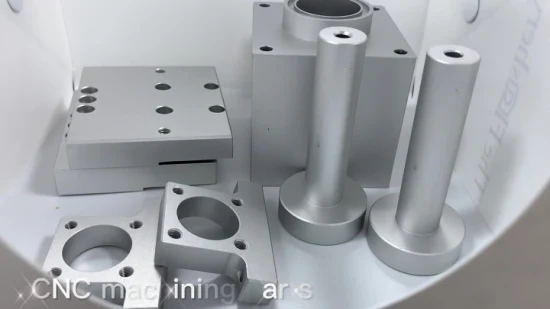 Fabrication sur mesure OEM Fabrication de précision Laiton Acier inoxydable Aluminium Titane CNC Fraisage Pièces de tournage Service d'usinage CNC
