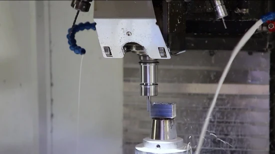 Pièces de tournage CNC en acier inoxydable en aluminium sur mesure Petites pièces métalliques Service de prototype d'usinage de titane en laiton